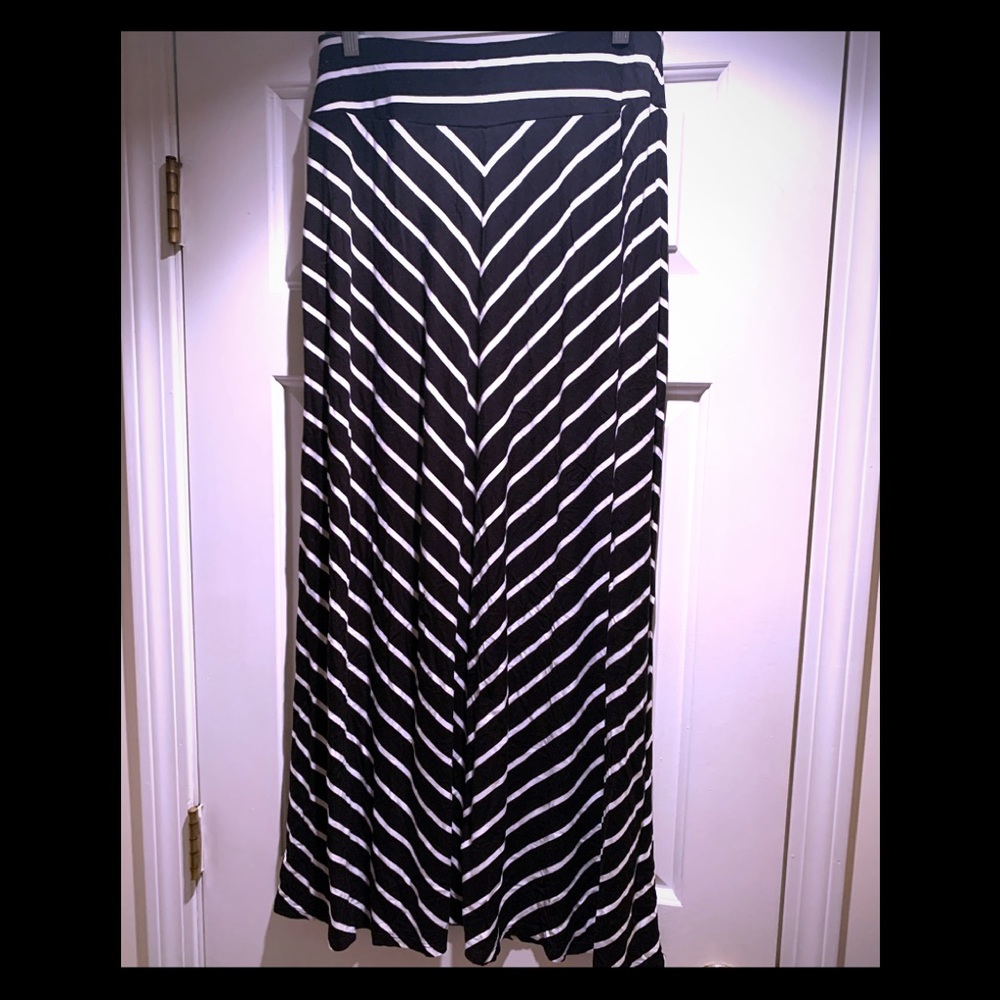 Talbots black with white maxi skirt